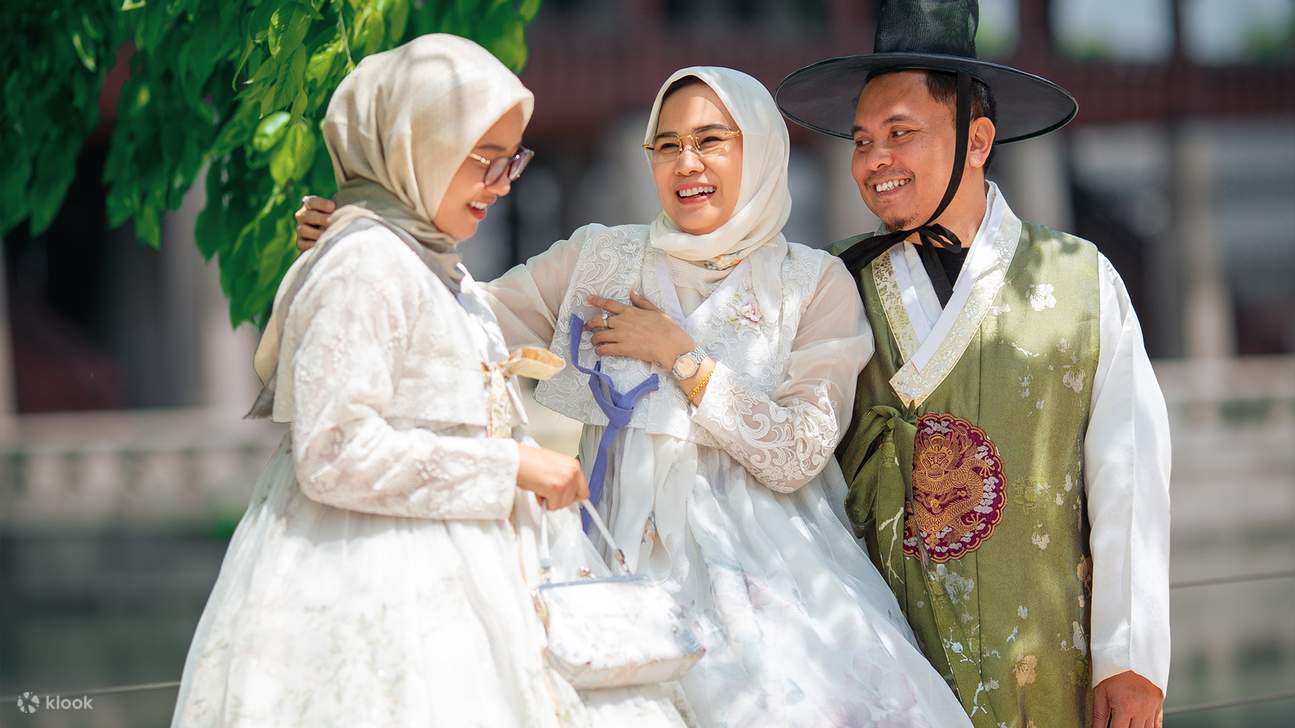 Experiencia K-drama Hanbok en Gyeongbokgung por Daehanhanbok